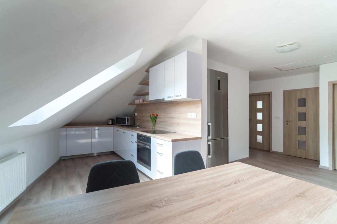 מיקולוב Saeli Apartments מראה חיצוני תמונה