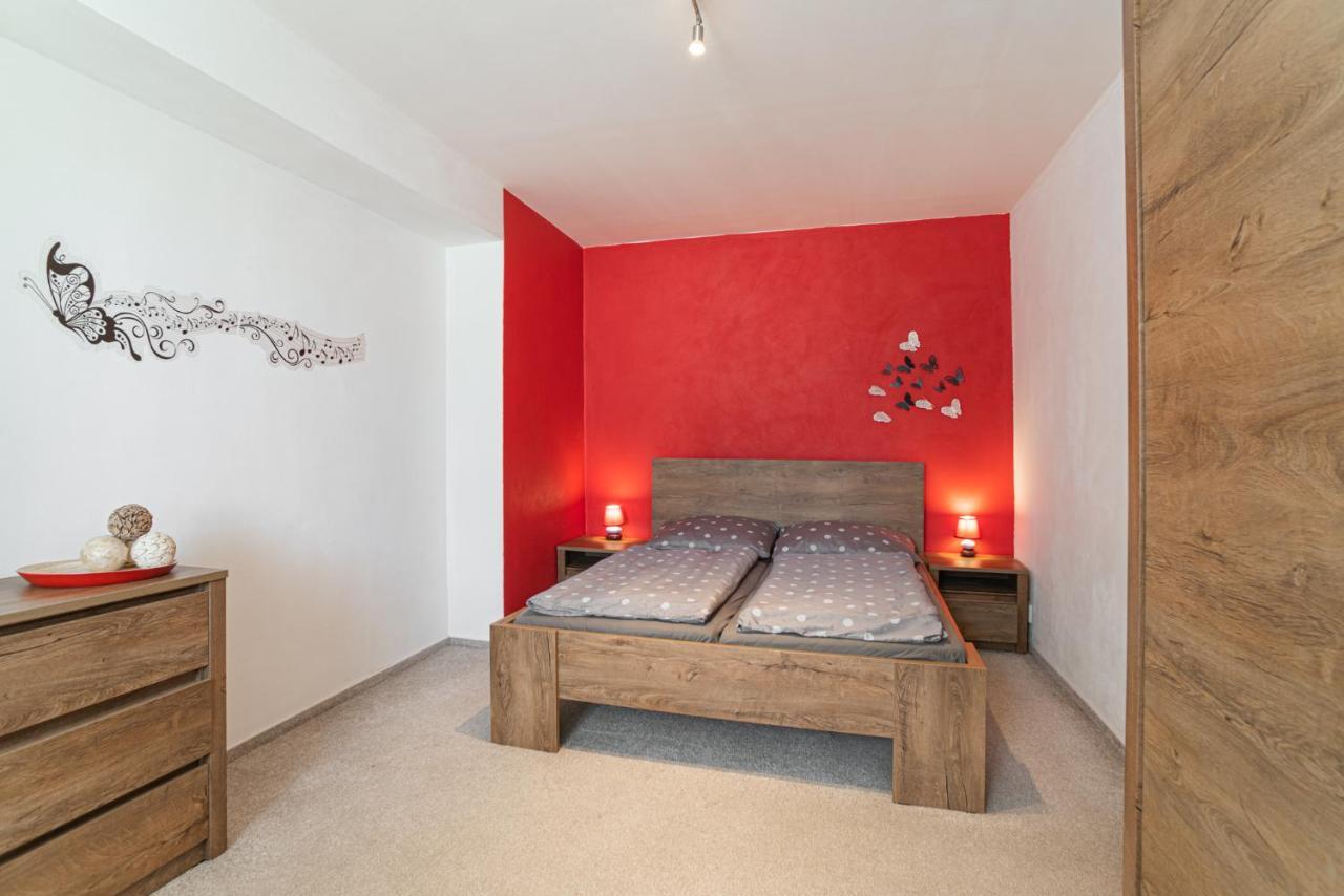 מיקולוב Saeli Apartments מראה חיצוני תמונה