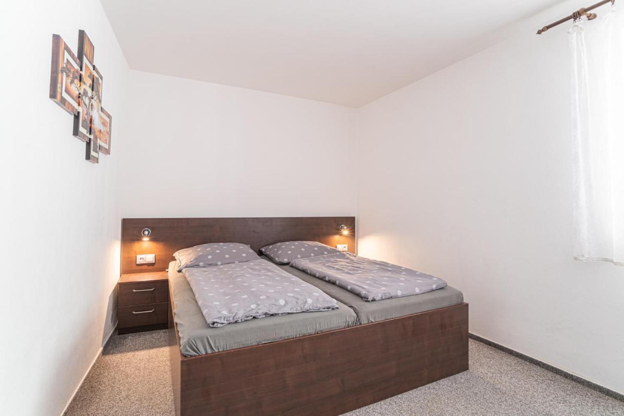 מיקולוב Saeli Apartments מראה חיצוני תמונה